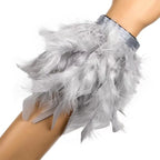 Armband met roze veer in mistig grijs