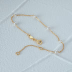 Fin Bracelet Gourmette avec Perles Blanches