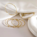Minimalistische initiaalarmband