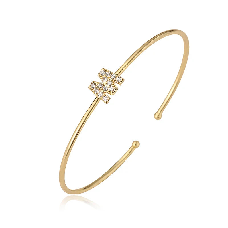 Minimalistische initiaalarmband m