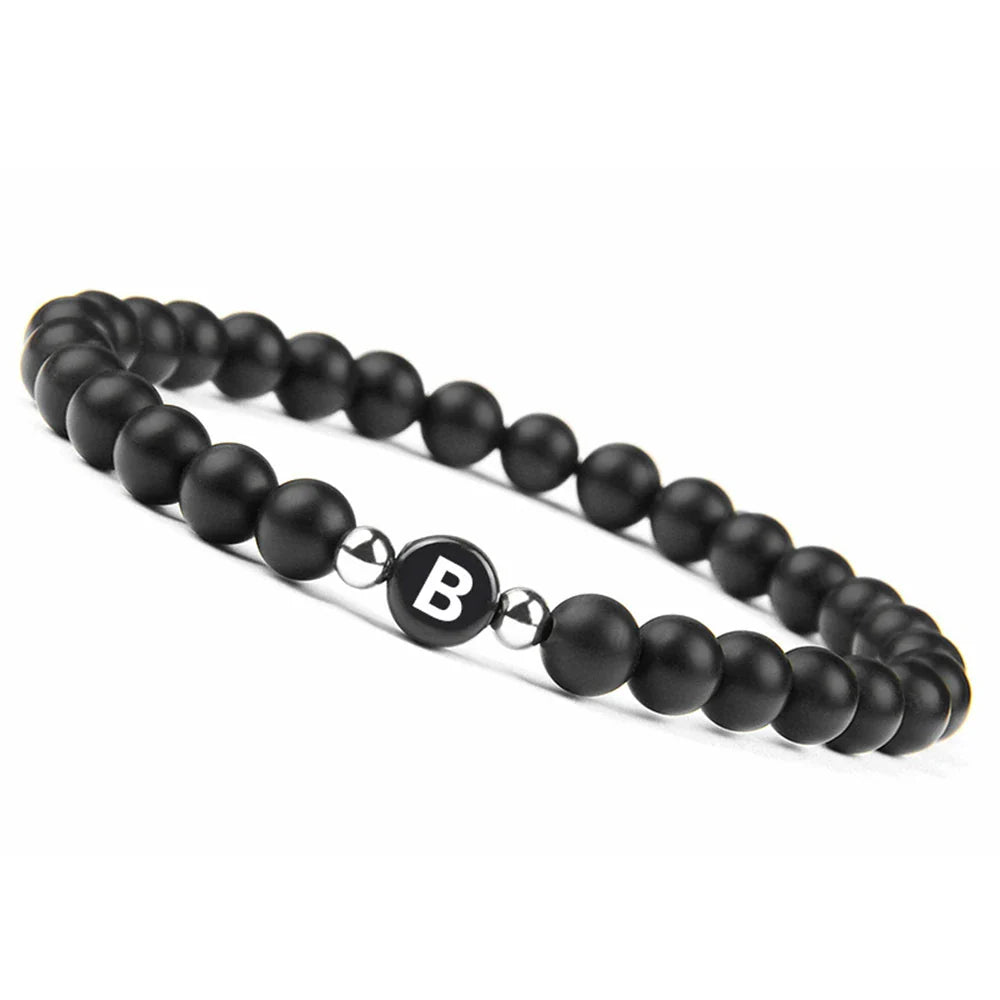 Zwart initialenarmband b