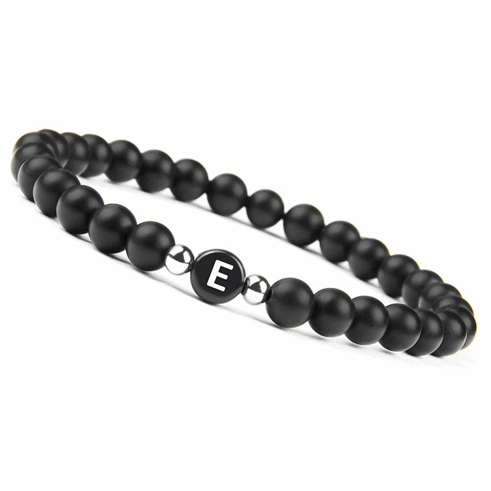 Zwart initialenarmband e