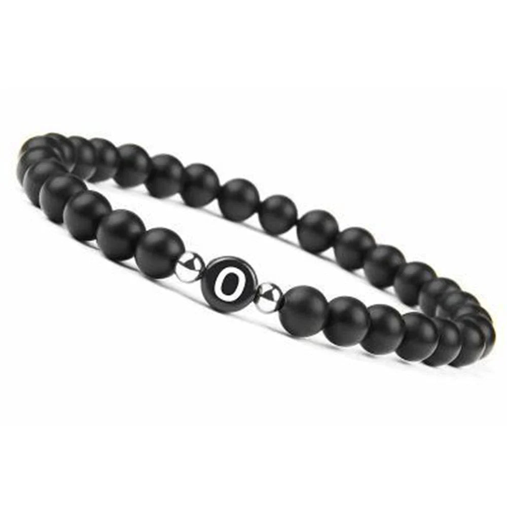 Zwart initialenarmband o