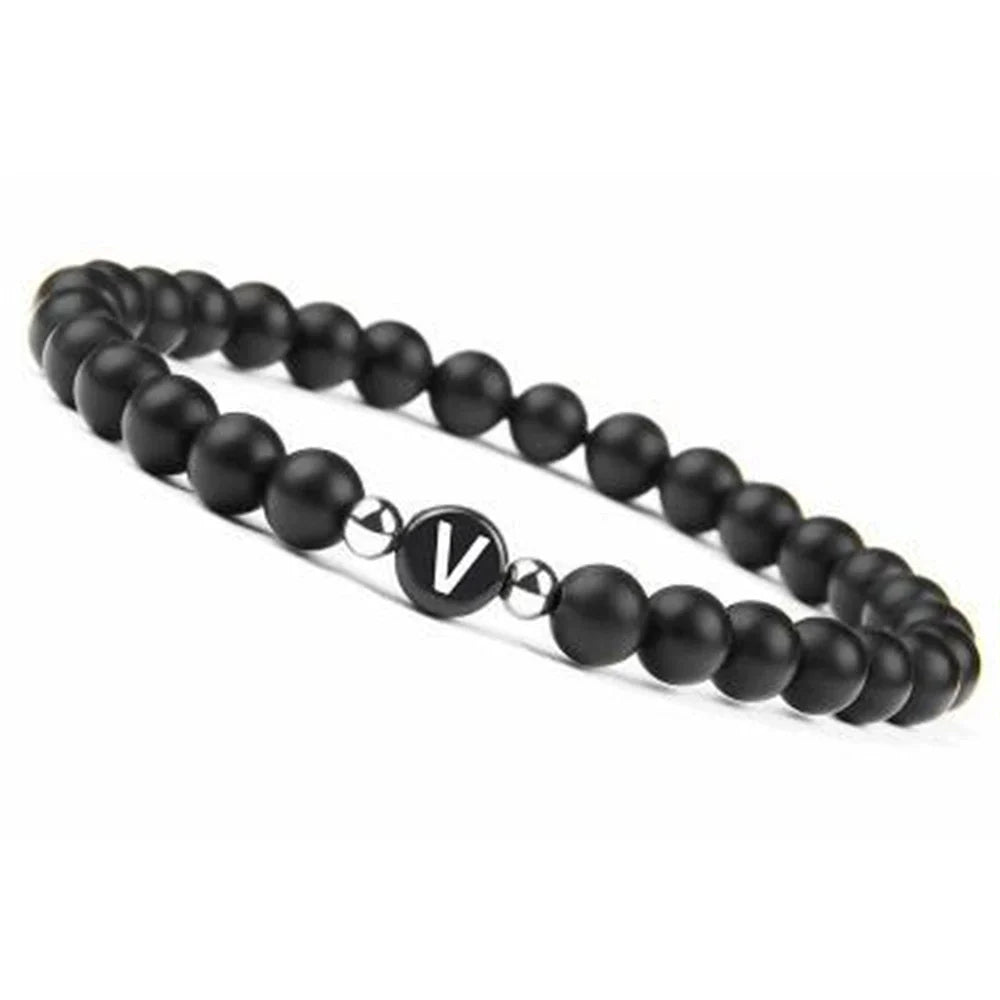 Zwart initialenarmband v
