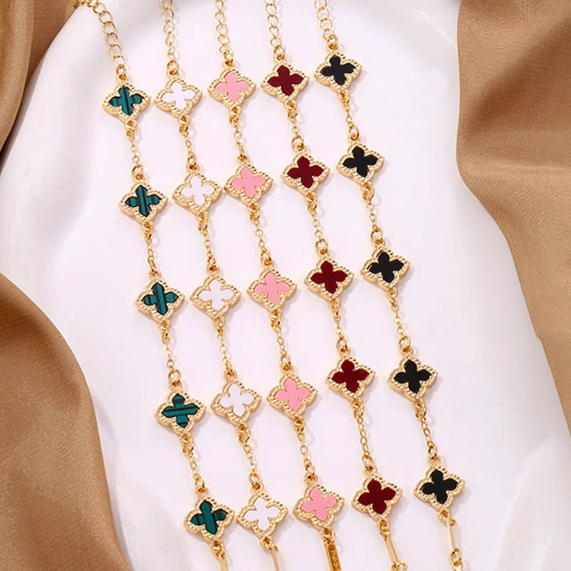 Armband met klavertjevier met parelmoereffect