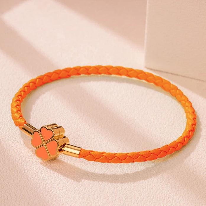 Bracelet Tressé en Cuir avec Trèfle à 4 Feuilles orange