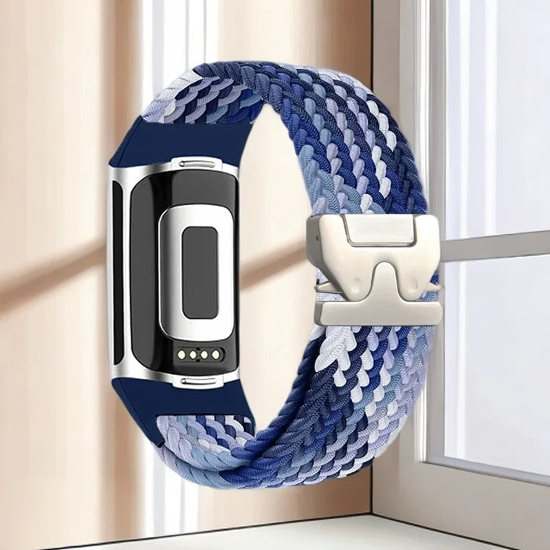 Gevlochten bandje voor Fitbit Charge 5, Charge 6 horloge blauw wit