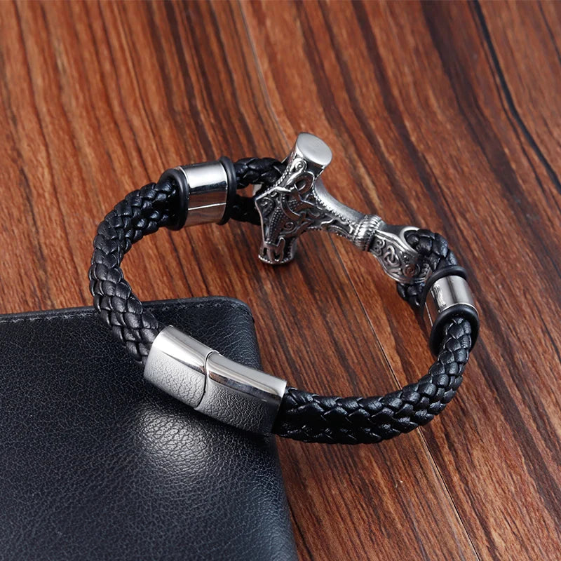 Gedraaide zwarte armband anker
