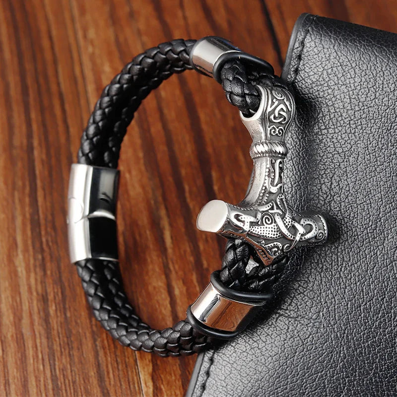 Gedraaide zwarte armband anker