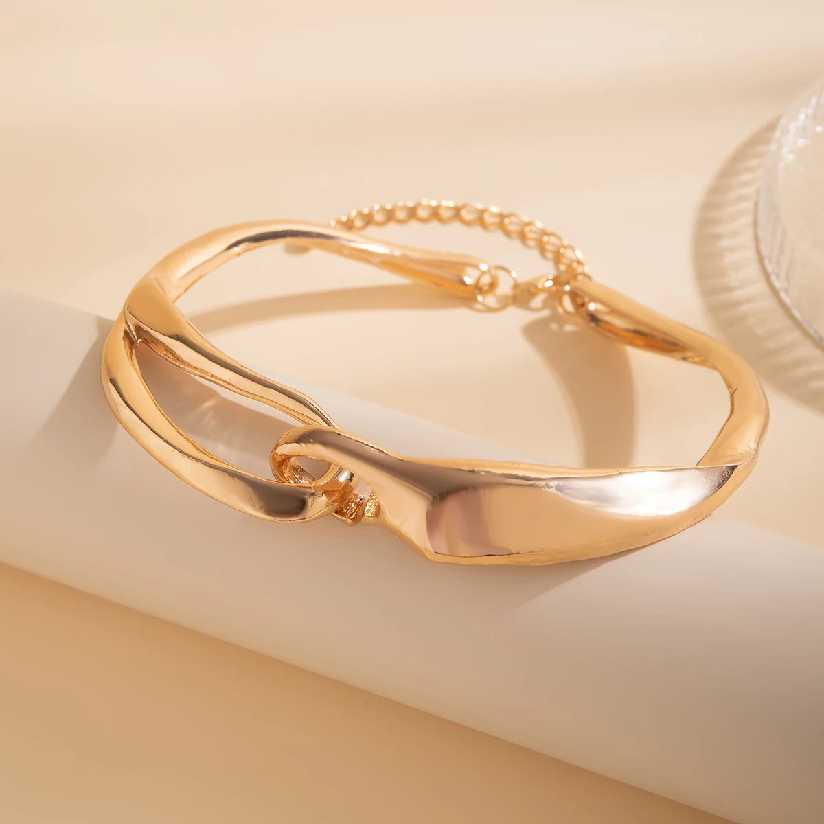 Ketting met gedurfde geometrische textuur 