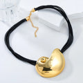 Collier avec Grand Pendentif Coquillage Escargot or