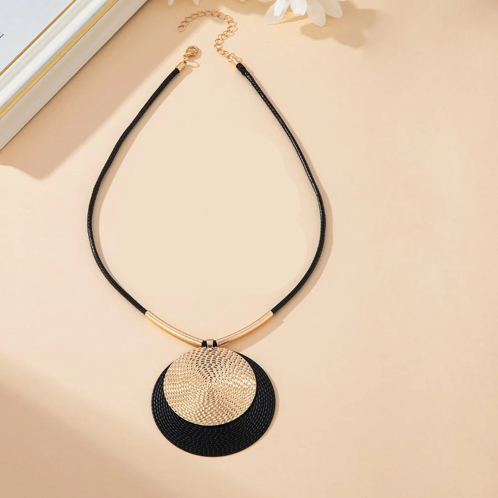 Collier avec Grand Pendentif Rond Bohême Chic