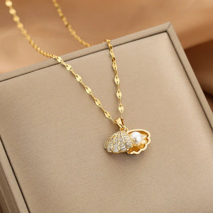 Collier Pendentif Coquillage Coquille Saint-Jacques Strass et Perle