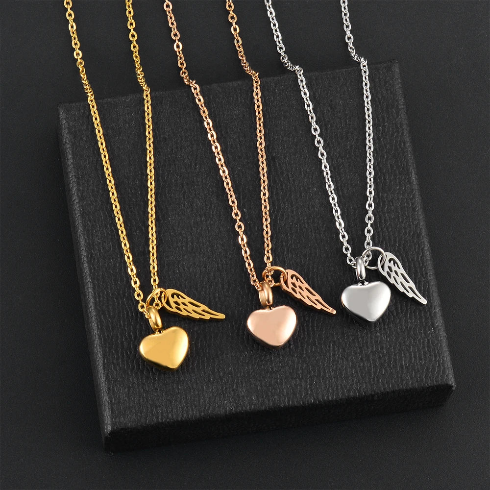 Urnenketting met hanger van engelenvleugels en hart zilver