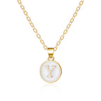 Halsketting met witte hanger initiaal y