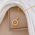 Collier avec Pendentif Boussole avec Zircon Rose des Vents