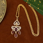 Ketting met traditioneel Arabisch rood gekleurd hangertje