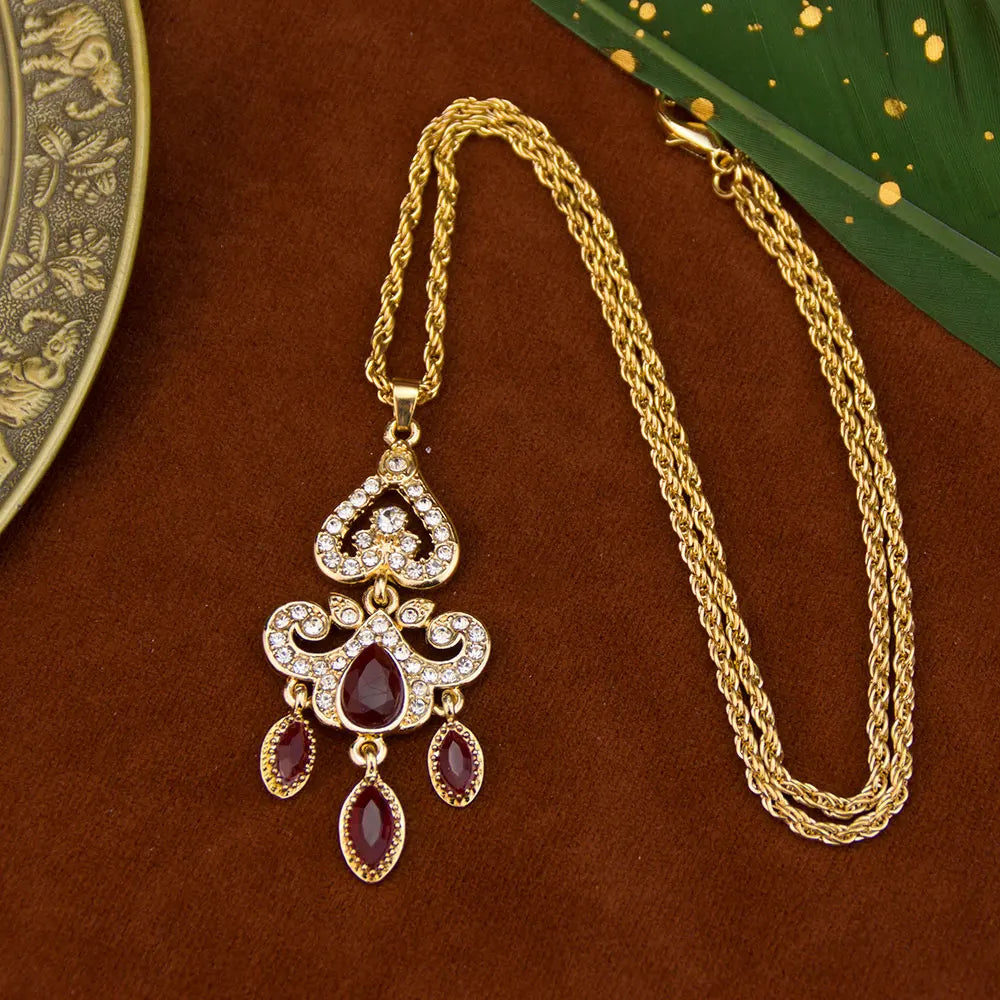 Ketting met traditioneel Arabisch rood gekleurd hangertje