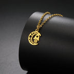 Ketting met islamitische hanger halve maan en Arabische Fatma-hand in goud