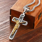 Collier avec Pendentif Croix de Jésus C