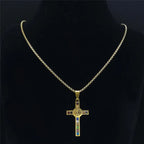 Halsketting met meerkleurige Sint-Benedictus kruis hanger 