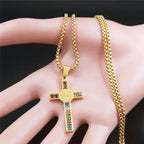 Halsketting met meerkleurige Sint-Benedictus kruis hanger in goud