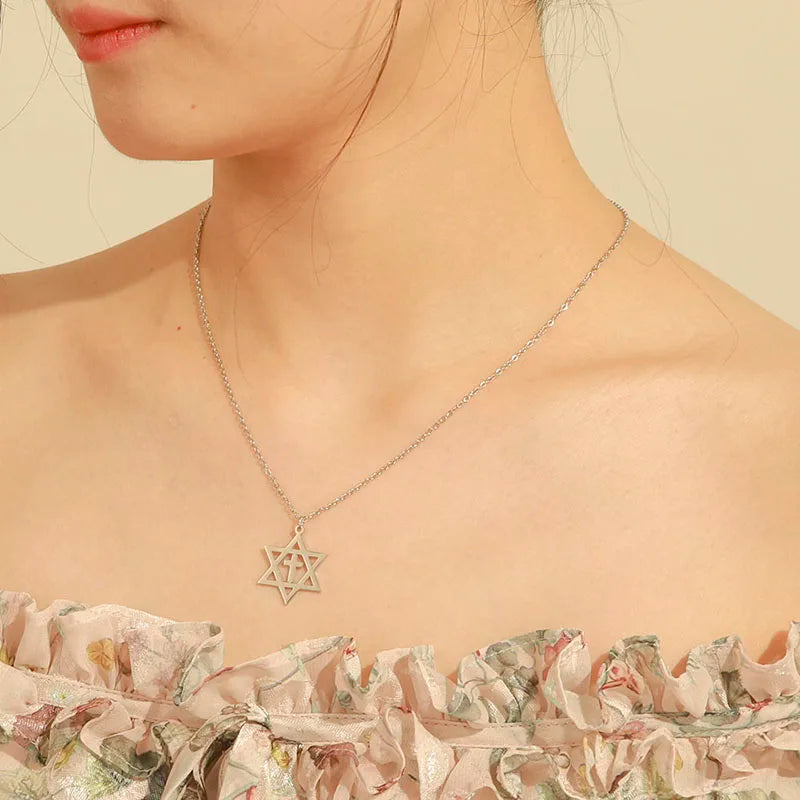 Ketting met kruis- en <span data-glossary-id="etoile_de_david">Davidster</span>-hanger, orthodox-joodse symbolen in zilver