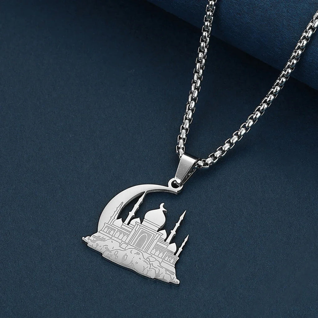 Ketting met hanger van een moskee op een Arabische islamitische maan in zilver