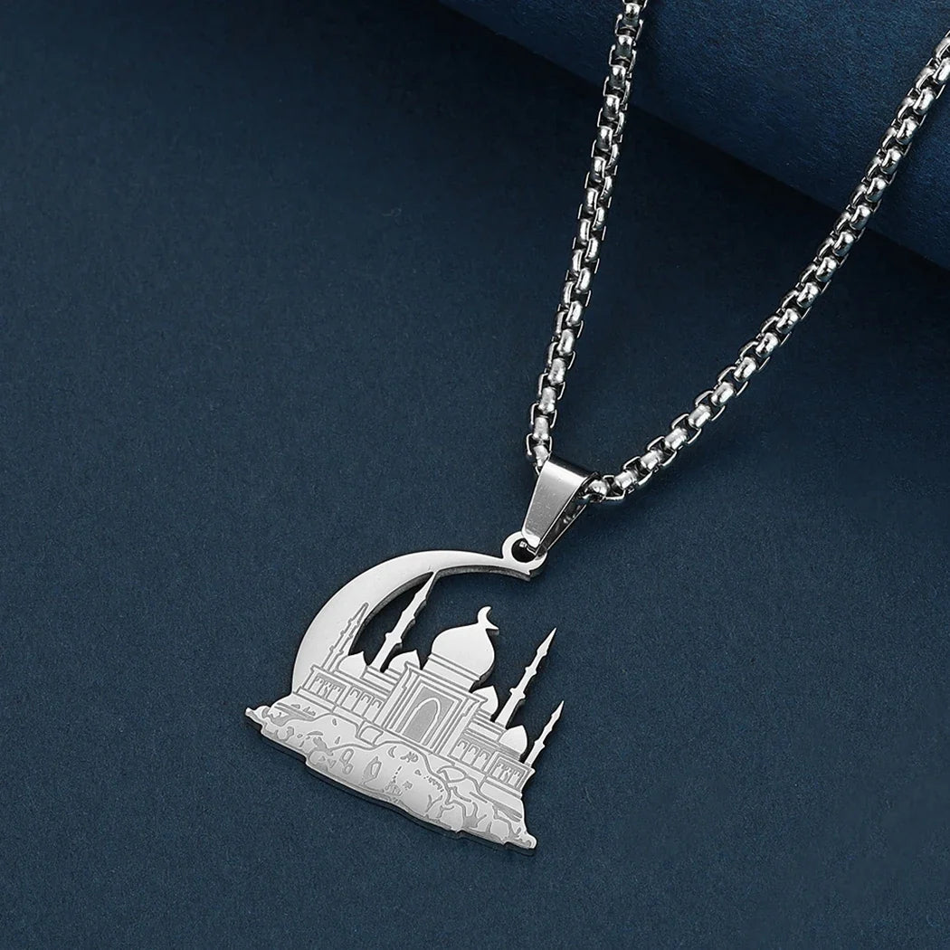 Ketting met hanger van een moskee op een Arabische islamitische maan in zilver