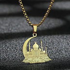 Ketting met hanger van een moskee op een Arabische islamitische maan in goud