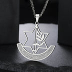 Halsketting met hanger van de <span data-glossary-id="etoile_de_david">Davidster</span> en symbolische Joodse fleur-de-lis in zilver
