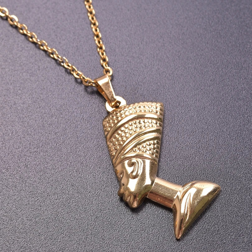Collier avec Pendentif de Nefertiti or