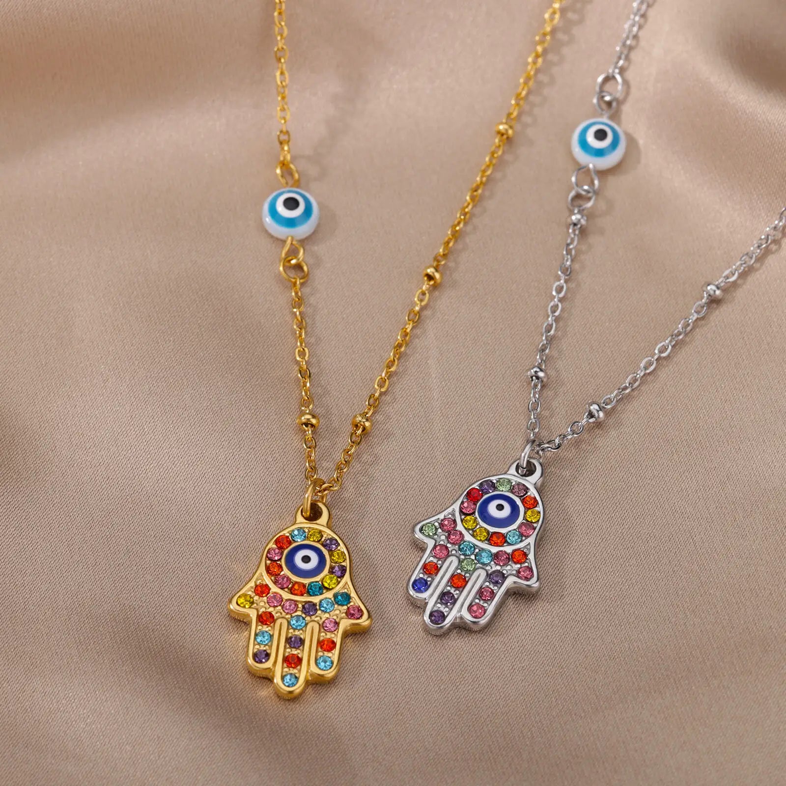 Halsketting met hanger ter bescherming tegen het boze oog en multicolor Arabische Fatma-hand zilver