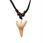 Collier avec Pendentif Dent de Requin Style Tribal