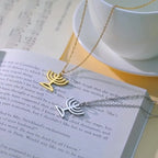 Halsketting met hanger van het symbool van de Joodse identiteit Menorah