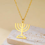 Halsketting met hanger van het symbool van de Joodse identiteit Menorah goud