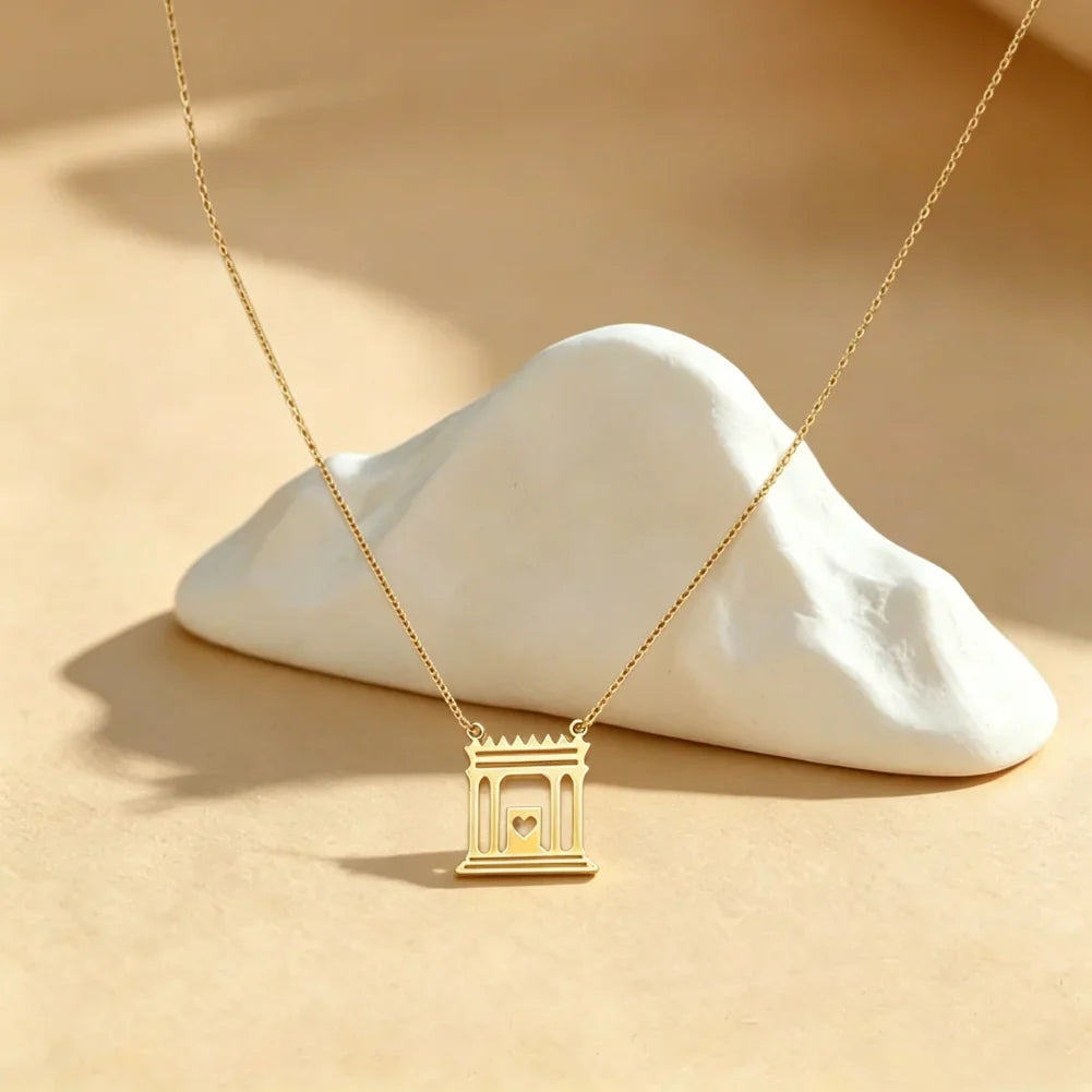 Ketting met hanger van de heilige tempel van Jeruzalem, het Joodse "Beit Hamikdash" in goud