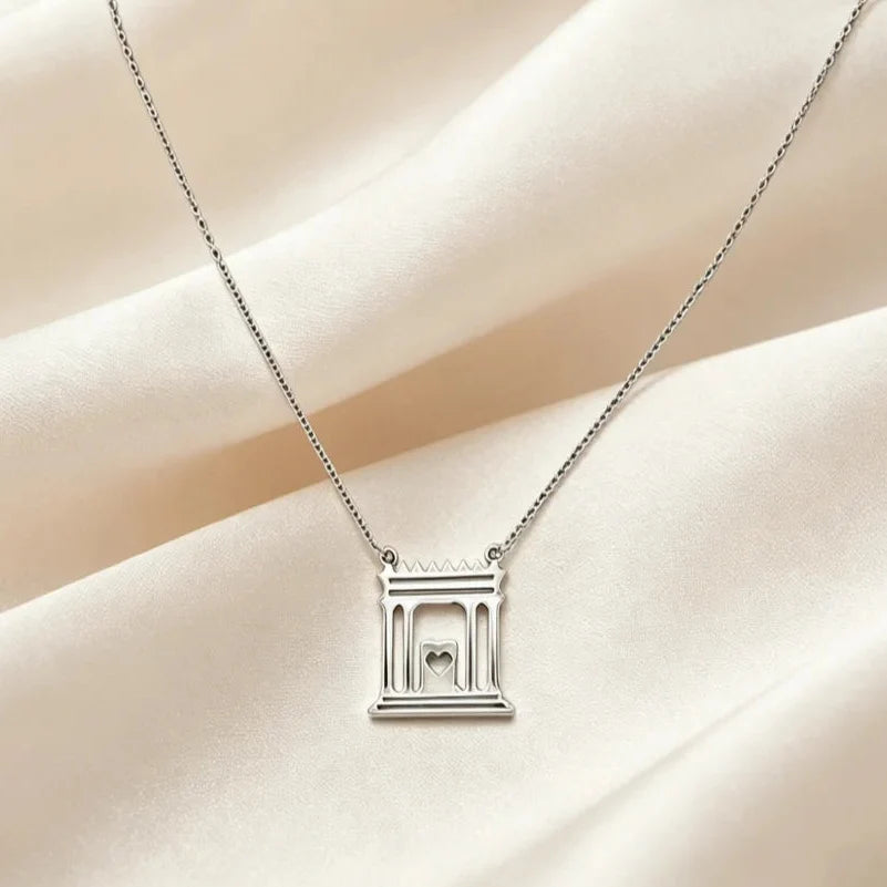 Ketting met hanger van de heilige tempel van Jeruzalem, het Joodse "Beit Hamikdash" in zilver