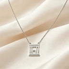 Ketting met hanger van de heilige tempel van Jeruzalem, het Joodse "Beit Hamikdash" in zilver