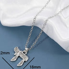 Ketting met strass hanger van het Joodse levenssymbool Chai