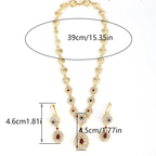 Ketting met hanger en traditionele hangende oorbellen voor Arabische bruiloft