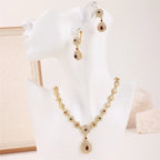 Ketting met hanger en traditionele hangende oorbellen voor Arabische bruiloft rood