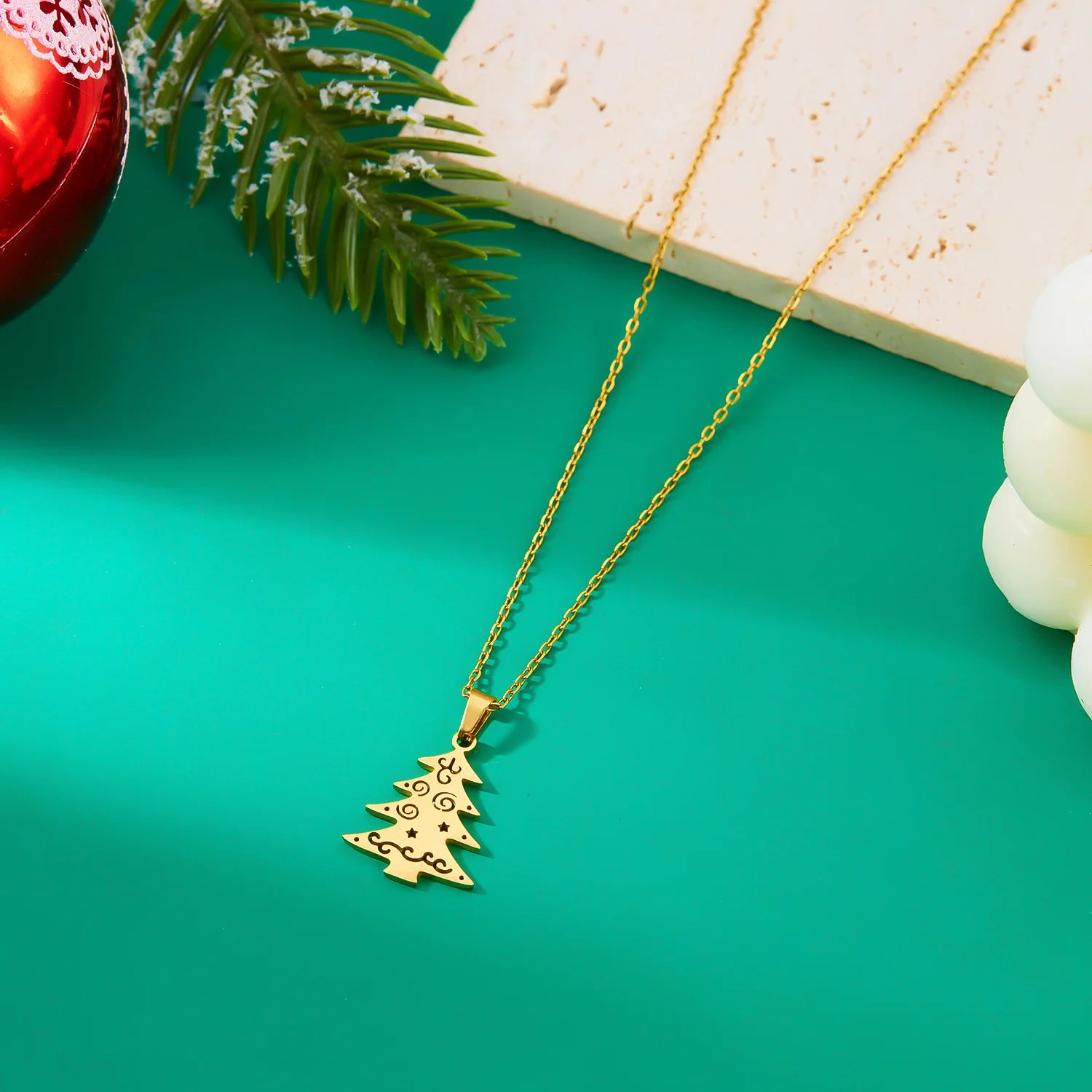 Collier avec Pendentif Hivernal sapin or