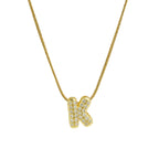 Halsketting met initialenhanger van strass k