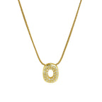 Halsketting met initialenhanger van strass o