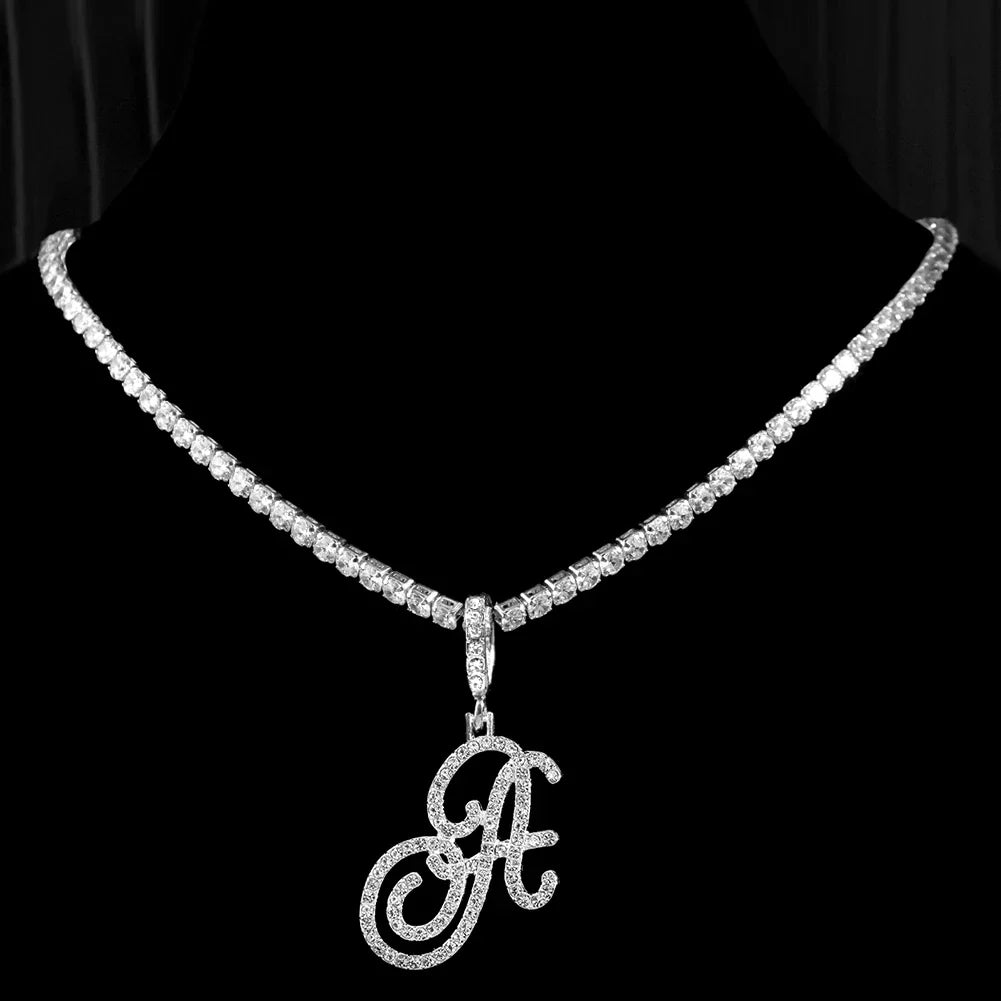Chokerketting met initiaalhanger en strass a