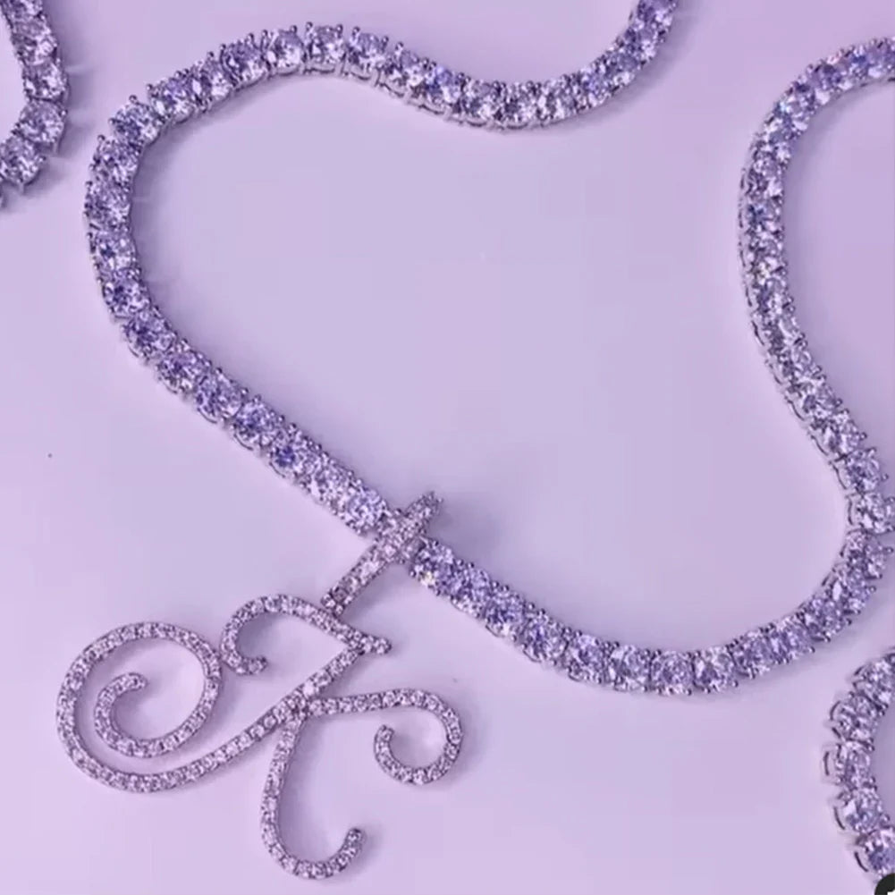Chokerketting met initiaalhanger en strass k