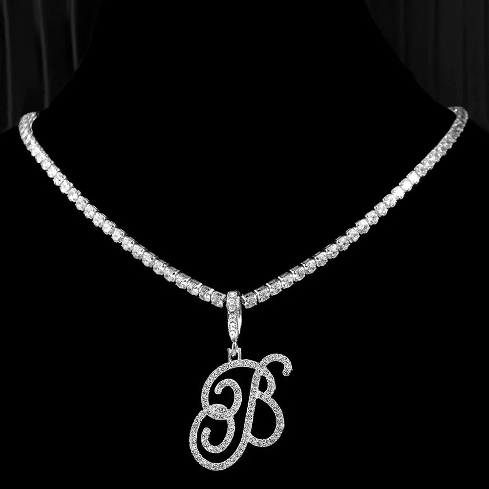 Chokerketting met initiaalhanger en strass b