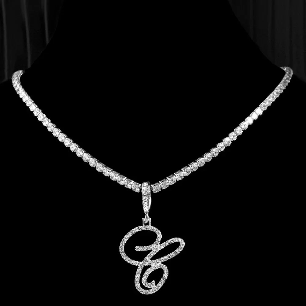 Chokerketting met initiaalhanger en strass c