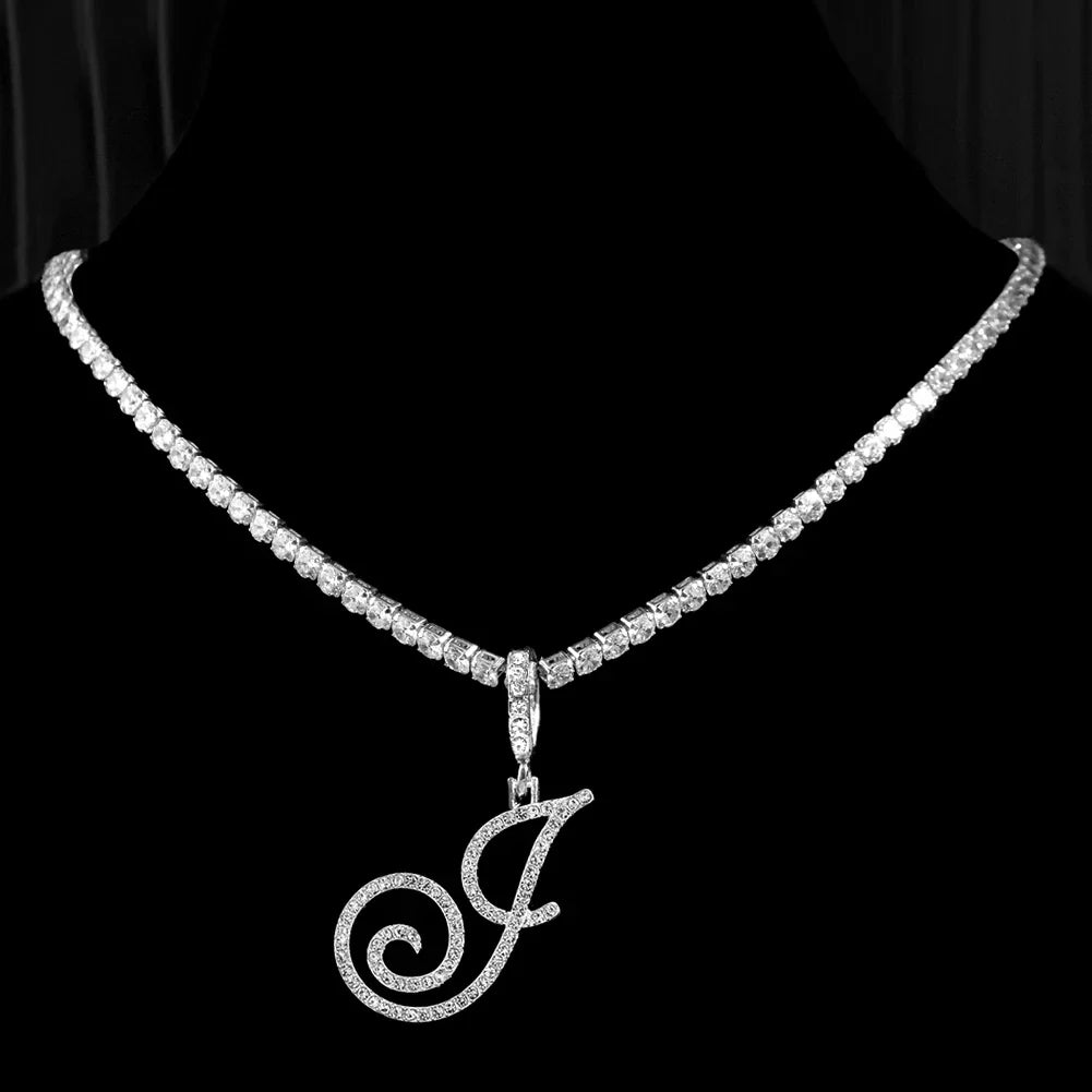 Chokerketting met initiaalhanger en strass j